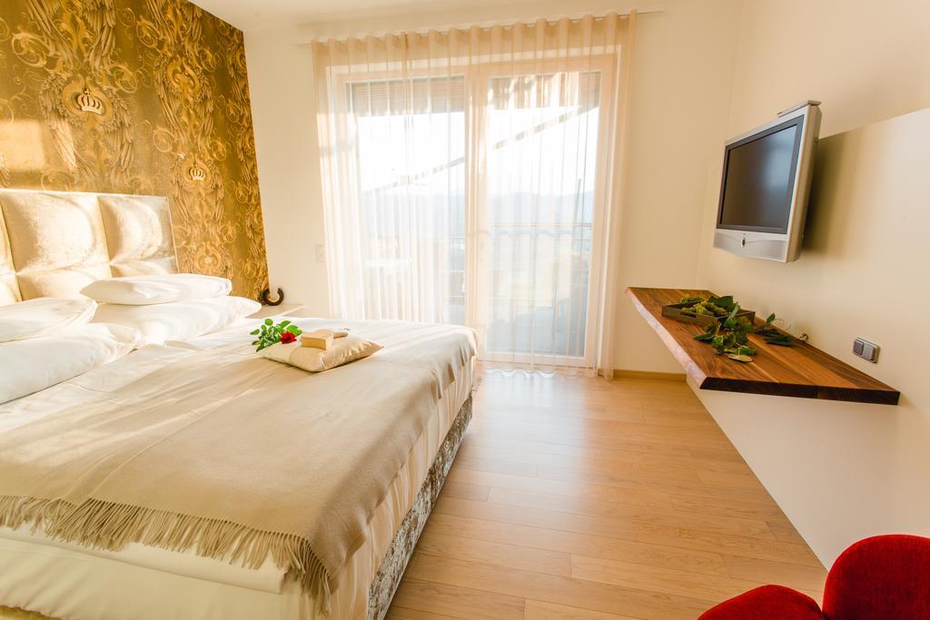 Apartamento Wohnen Im Wein Ehrenhausen Exterior foto